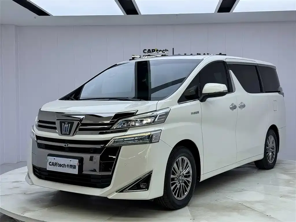 Toyota Vellfire — фото 1
