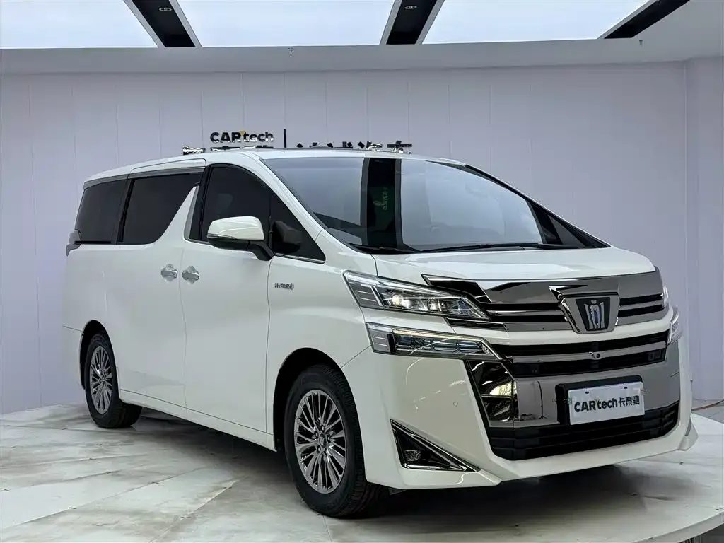 Toyota Vellfire — фото 3