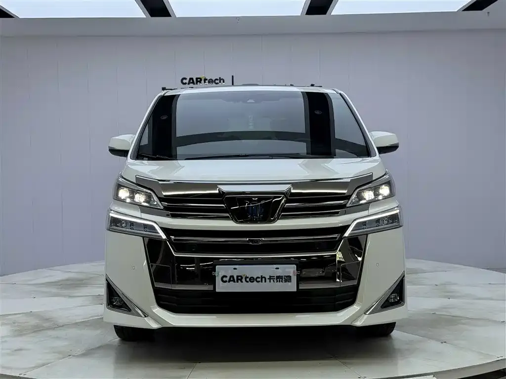 Toyota Vellfire — фото 9