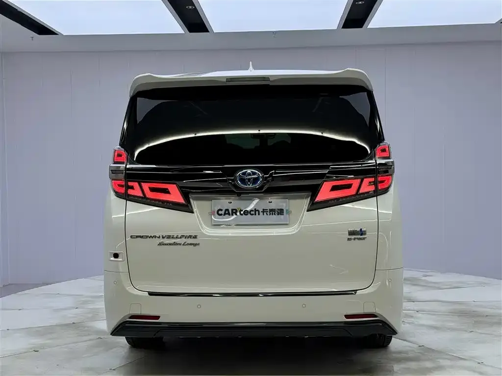 Toyota Vellfire — фото 2