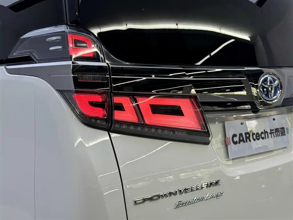 Toyota Vellfire — фото 5