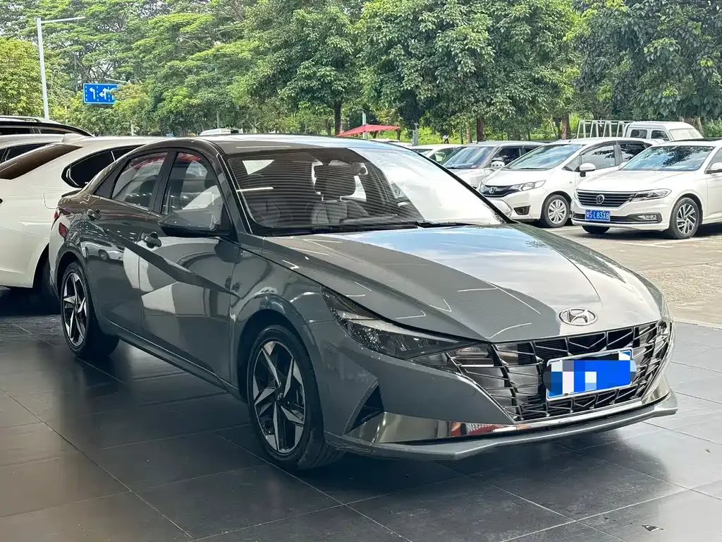 Hyundai Elantra — фото 10