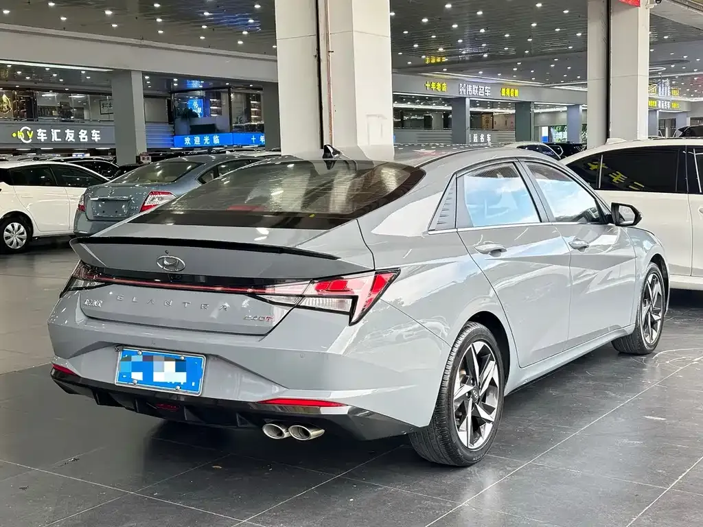 Hyundai Elantra — фото 8