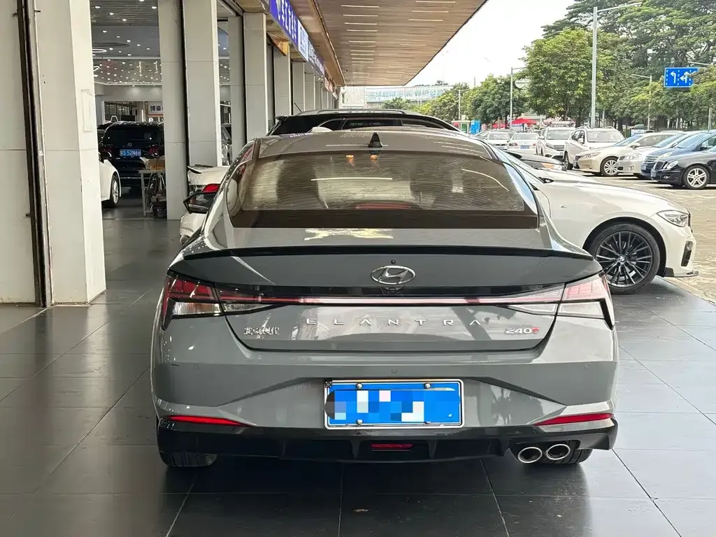 Hyundai Elantra — фото 7