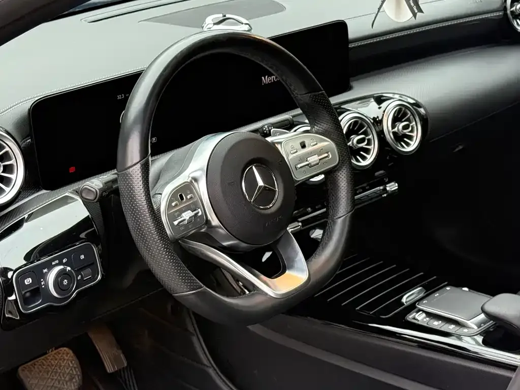 Mercedes-Benz A-Class — фото 3