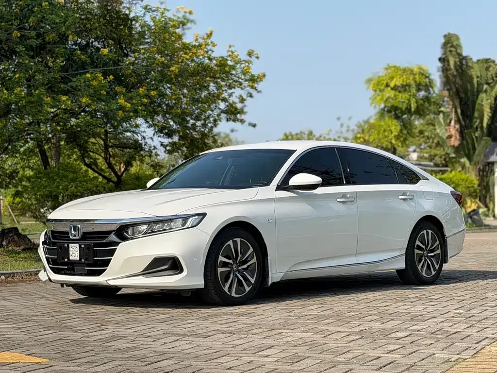 Honda Accord — фото 1