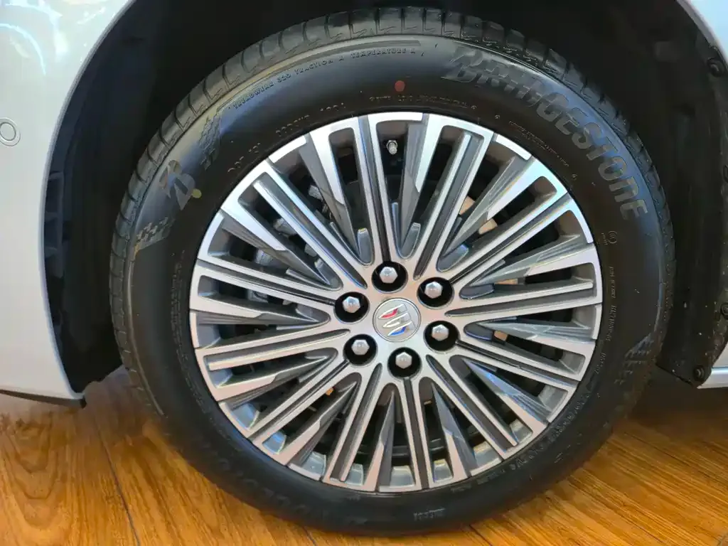 Buick GL8 Hybrid — фото 3