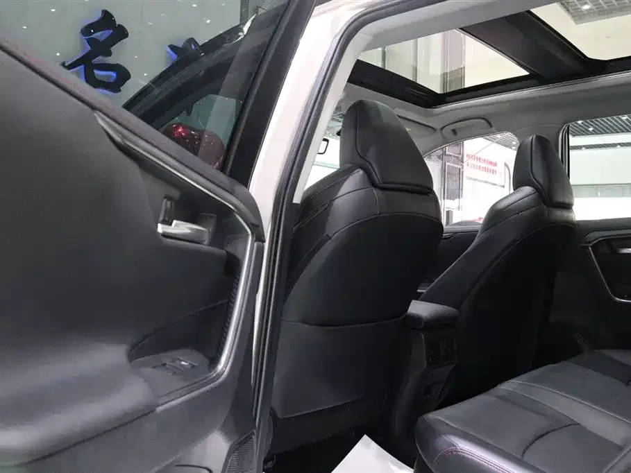 Toyota Wildlander New Energy 2022 из CN, фото 2