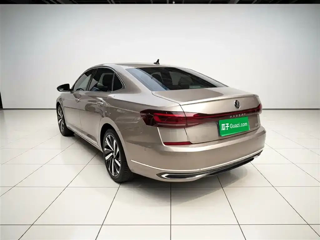Volkswagen Passat — фото 5
