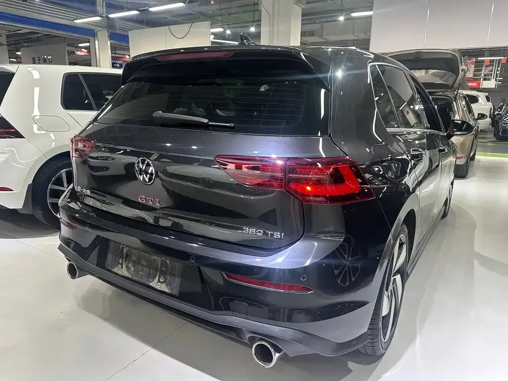 Volkswagen Golf GTI — фото 9