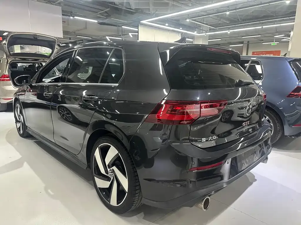 Volkswagen Golf GTI — фото 6