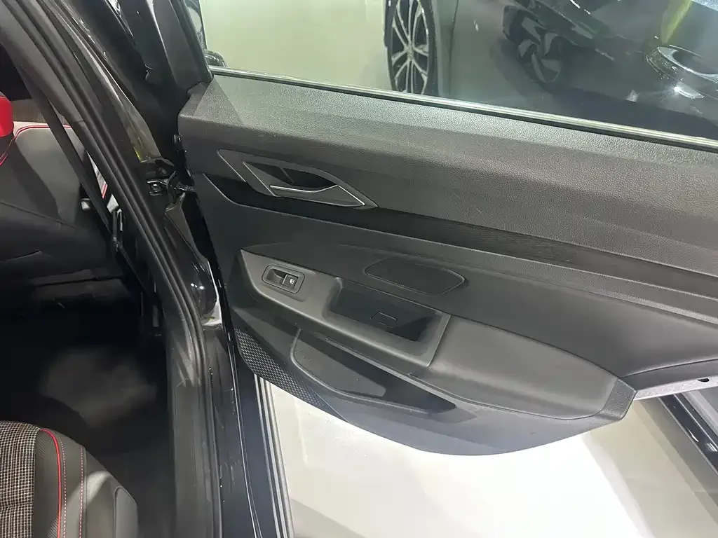 Volkswagen Golf GTI — фото 2