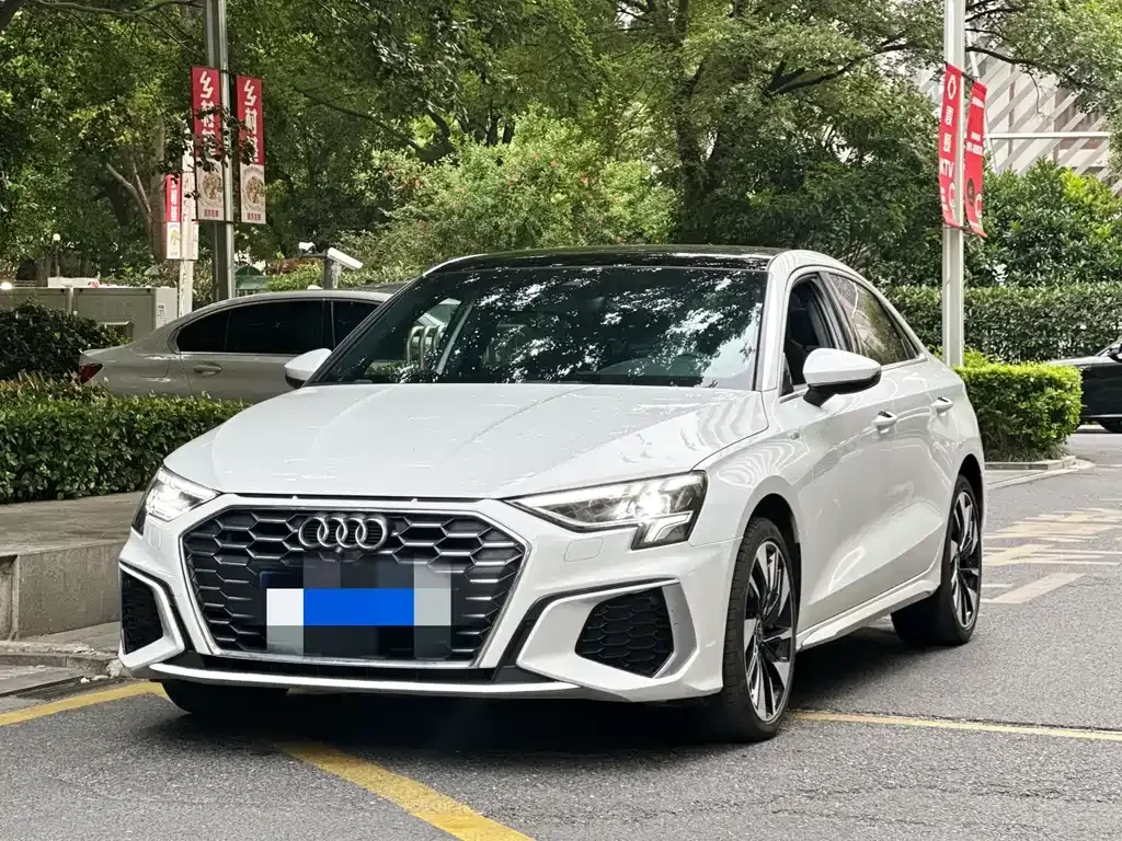 Audi A3 — фото 1
