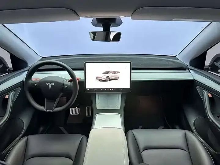 Tesla Model Y — фото 9