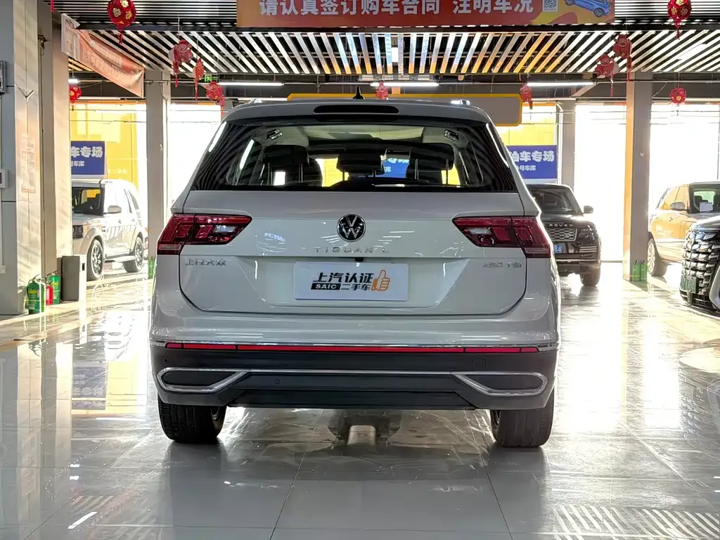 Volkswagen Tiguan L — фото 6