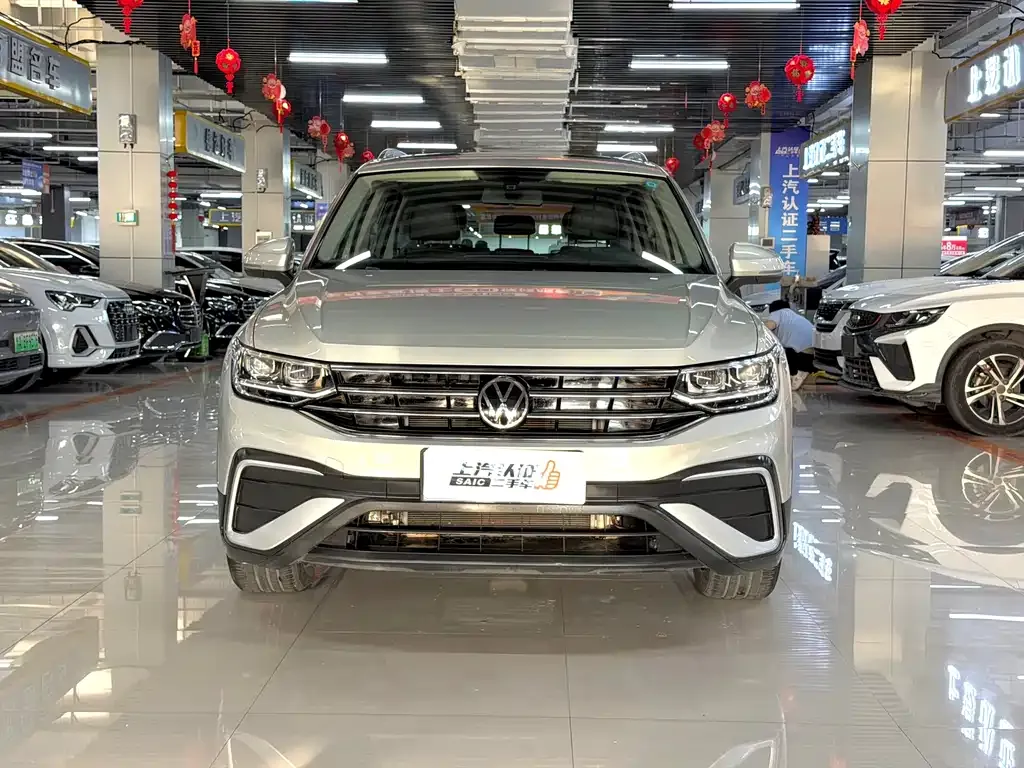 Volkswagen Tiguan L — фото 2