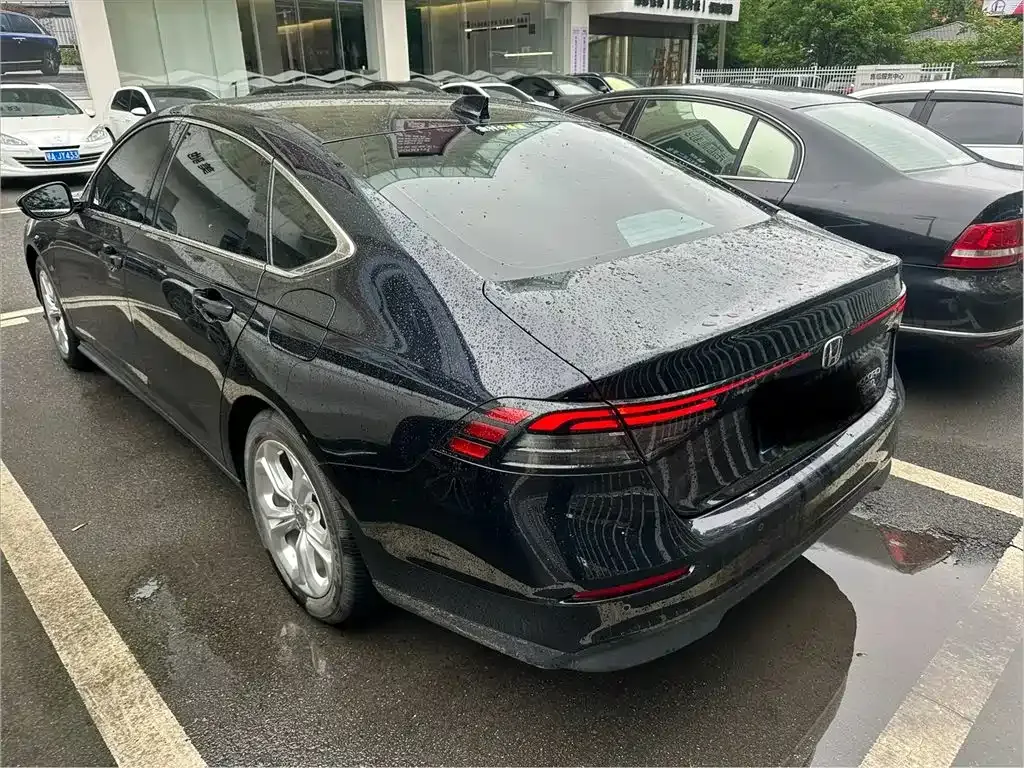 Honda Accord — фото 7