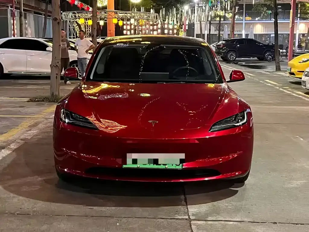 Tesla Model 3 — фото 4