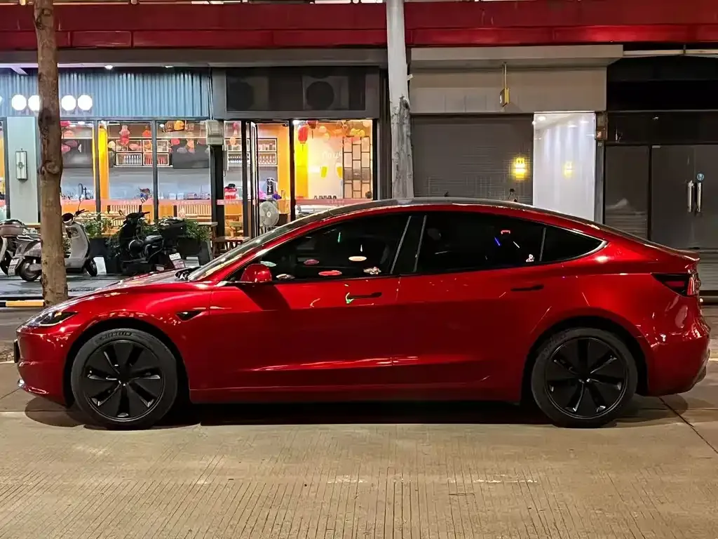 Tesla Model 3 — фото 3