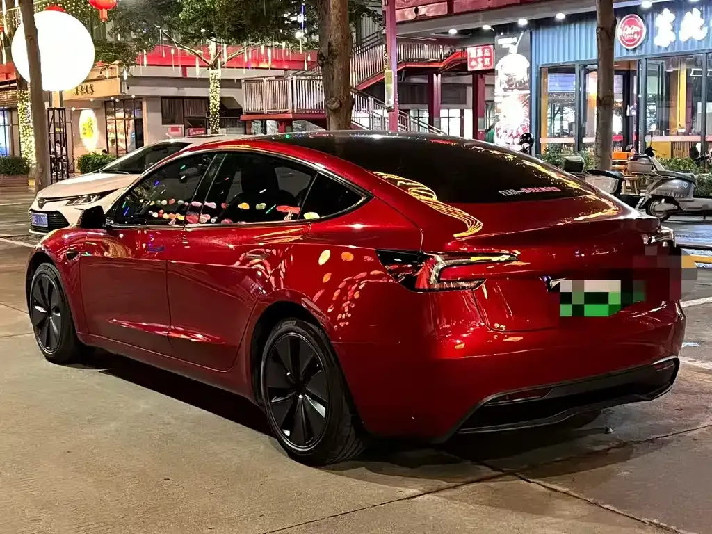 Tesla Model 3 — фото 7