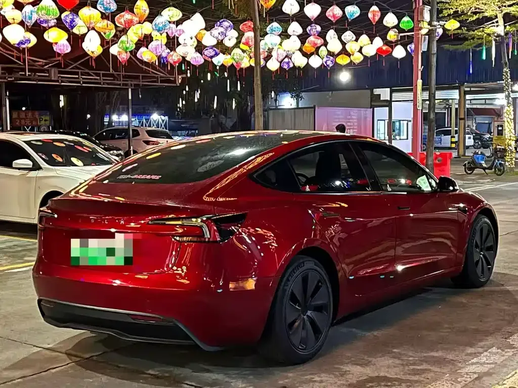Tesla Model 3 — фото 9