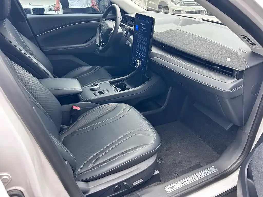 Ford Mustang Mach-E 2023 из CN, фото 3