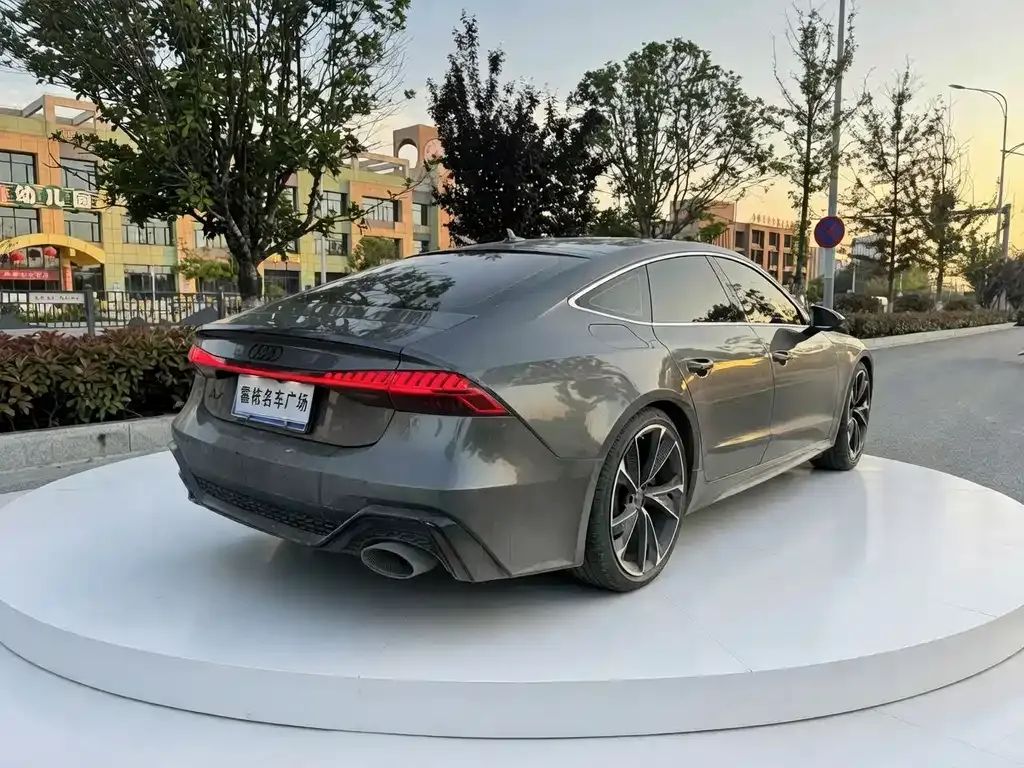 Audi A7 — фото 9