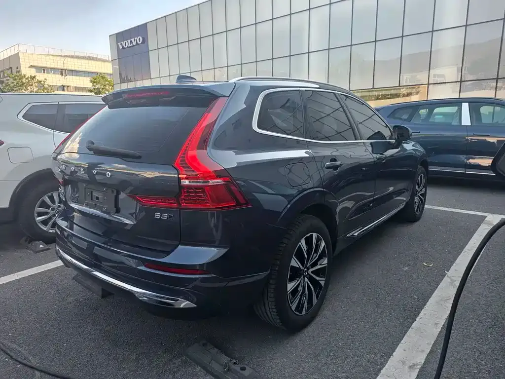Volvo XC60 — фото 4