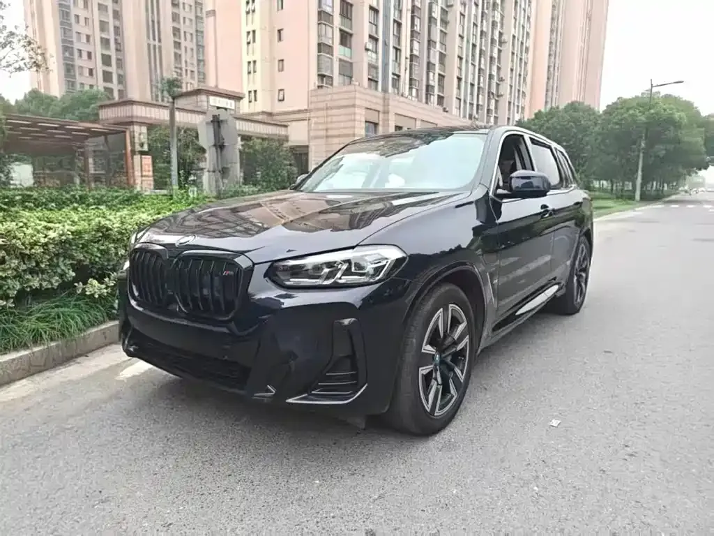 BMW iX3