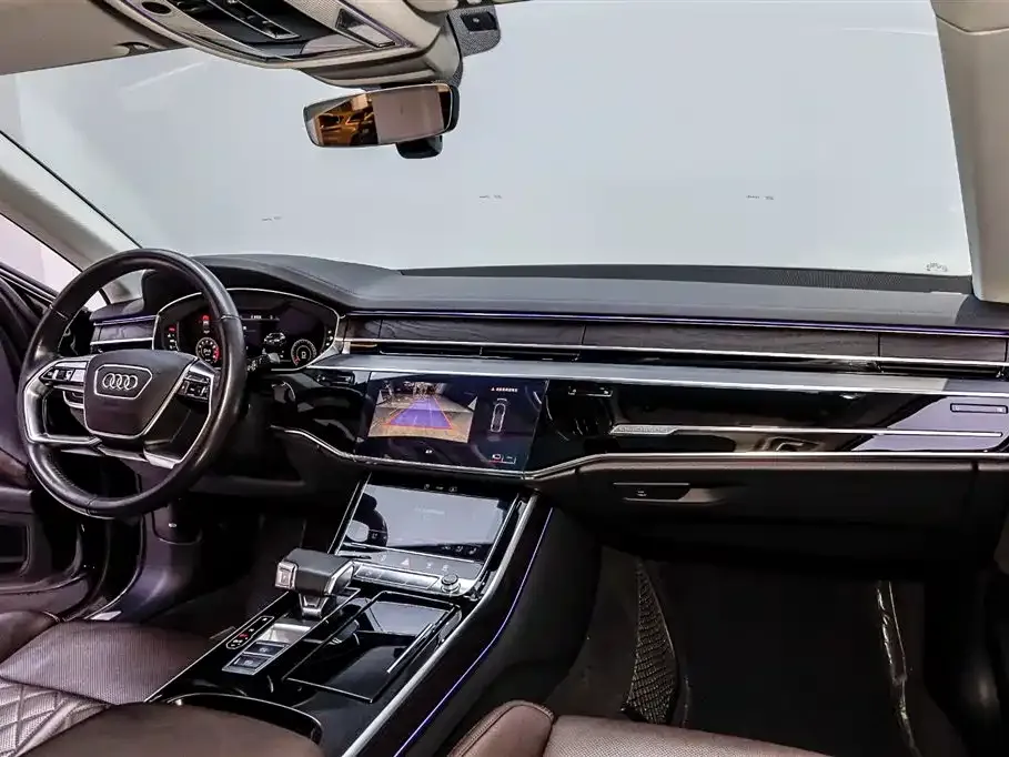 Audi A8 — фото 6