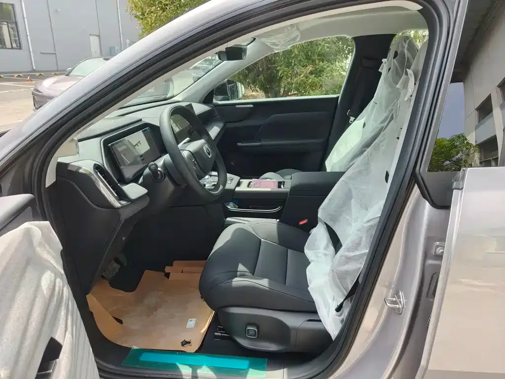 Volvo XC70 Plug-in Hybrid 2026 из CN, фото 5