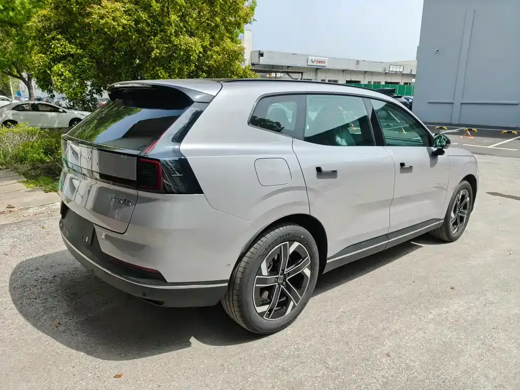 Volvo XC70 Plug-in Hybrid 2026 из CN, фото 7