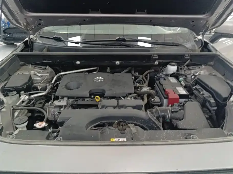 Toyota RAV4 — фото 6