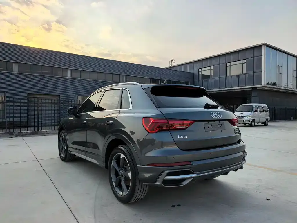 Audi Q3 — фото 10