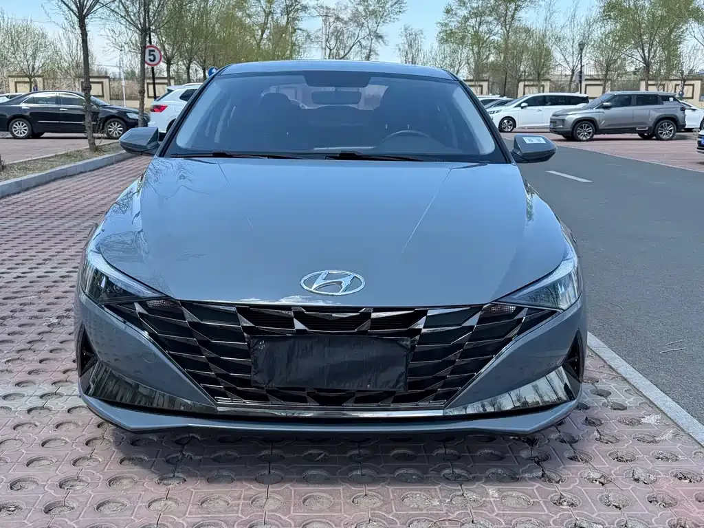 Hyundai Elantra — фото 6