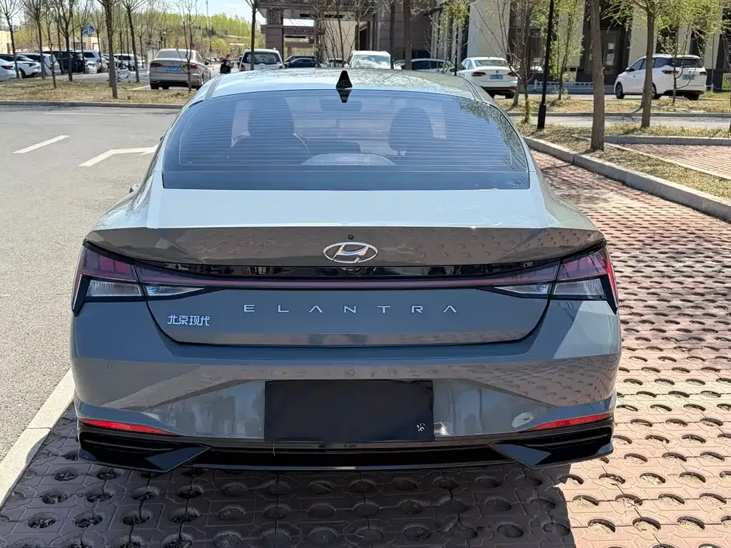 Hyundai Elantra — фото 8