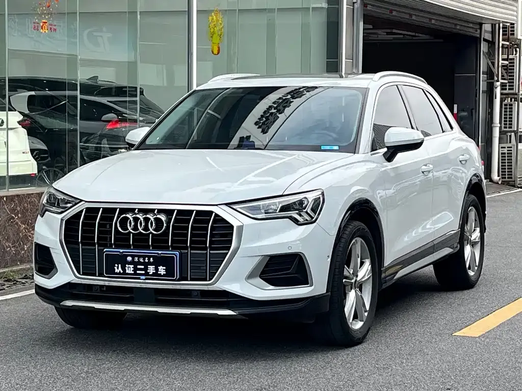 Audi Q3 — фото 1