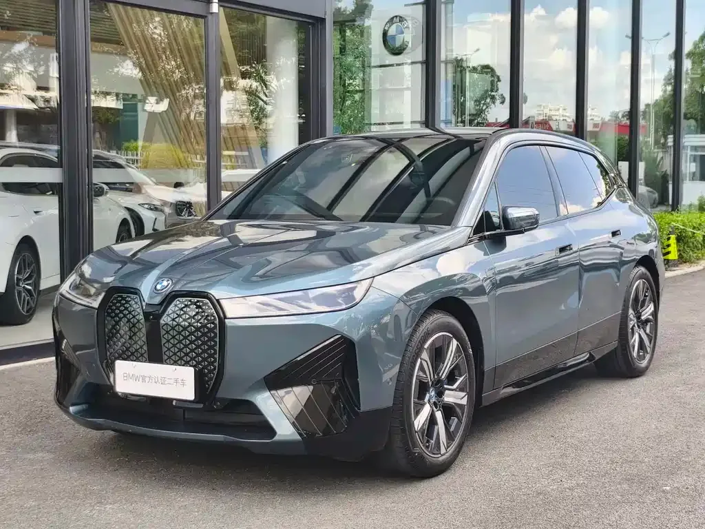 BMW iX