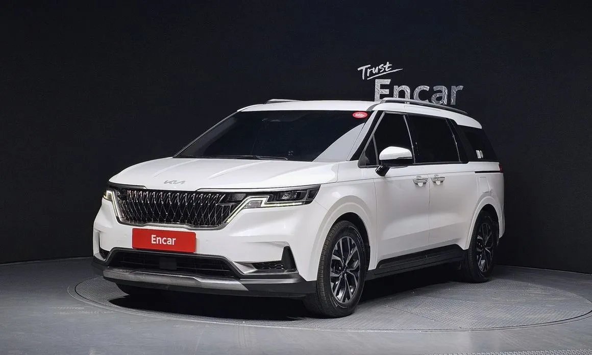 Kia Carnival — фото 1