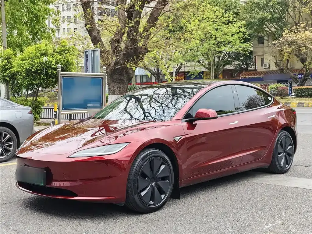 Tesla Model 3 — фото 10