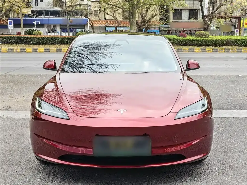 Tesla Model 3 — фото 5