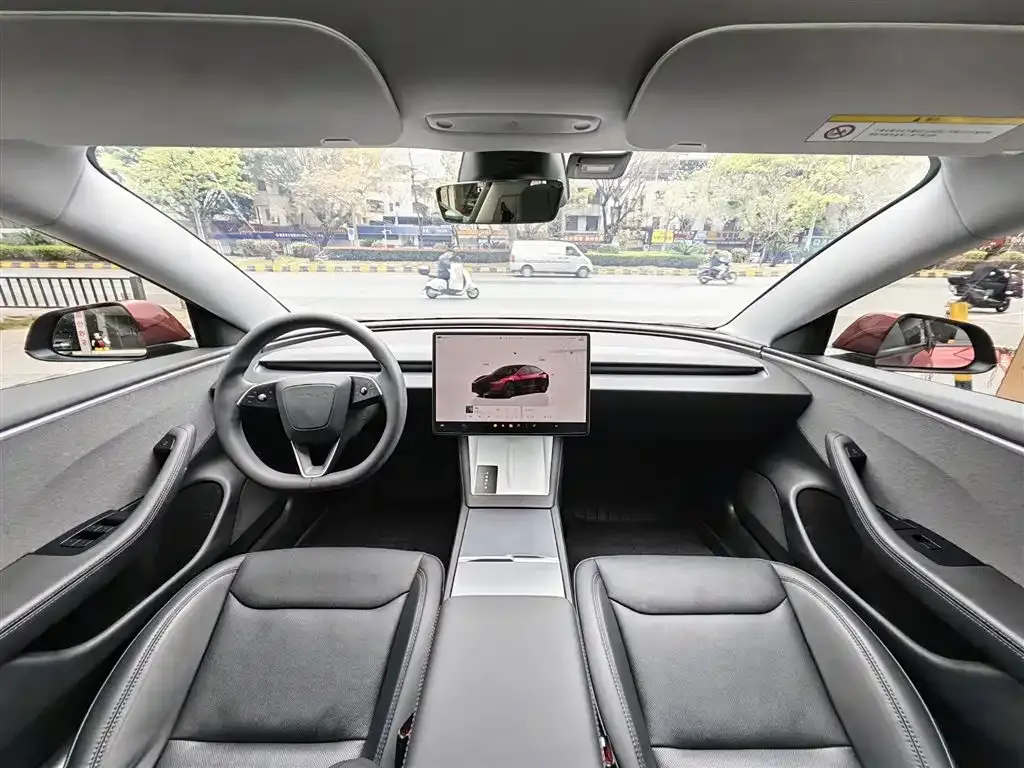 Tesla Model 3 — фото 3