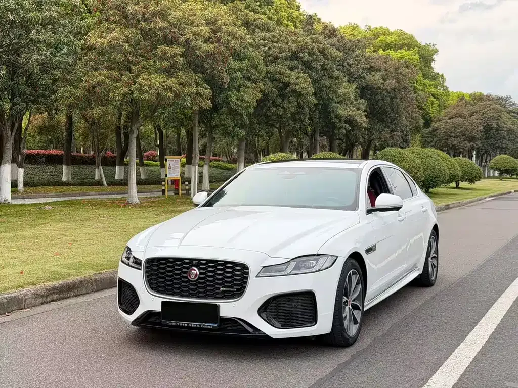 Jaguar XFL