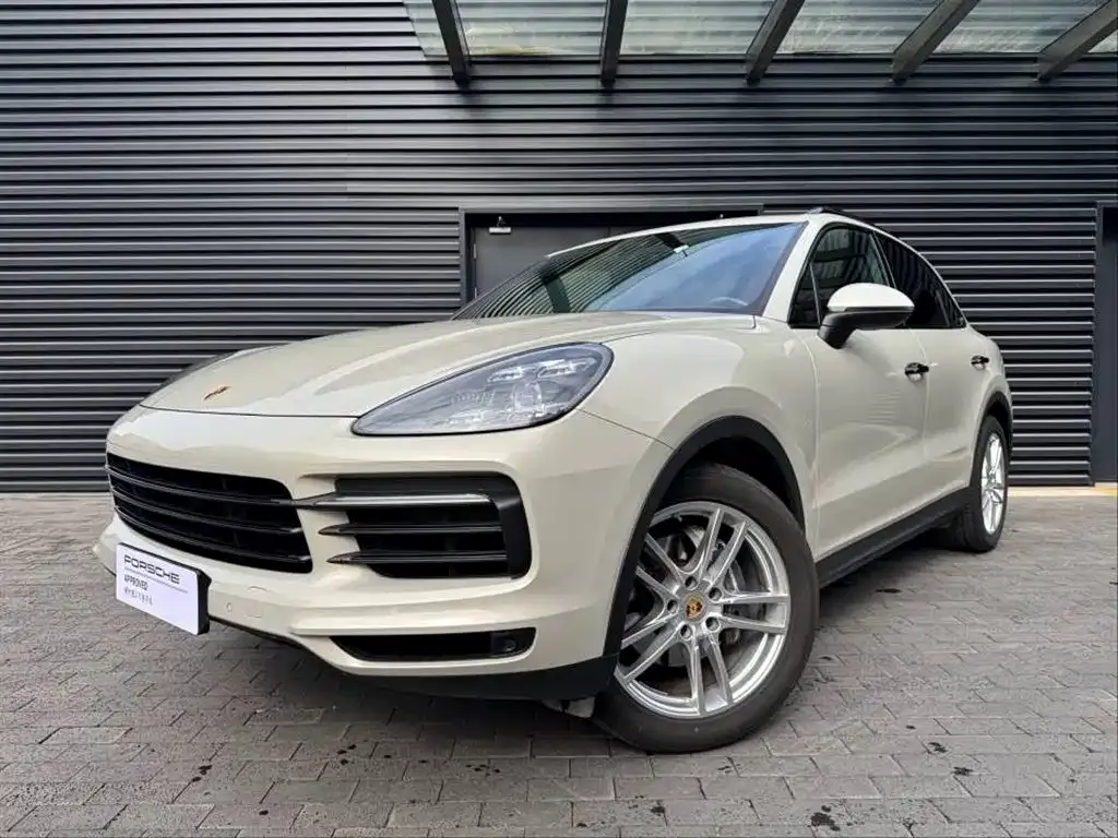 Porsche Cayenne — фото 1