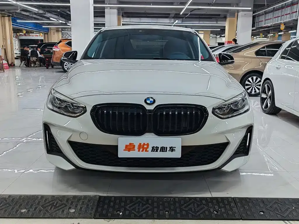 BMW 1 Series 2023 из CN, фото 7