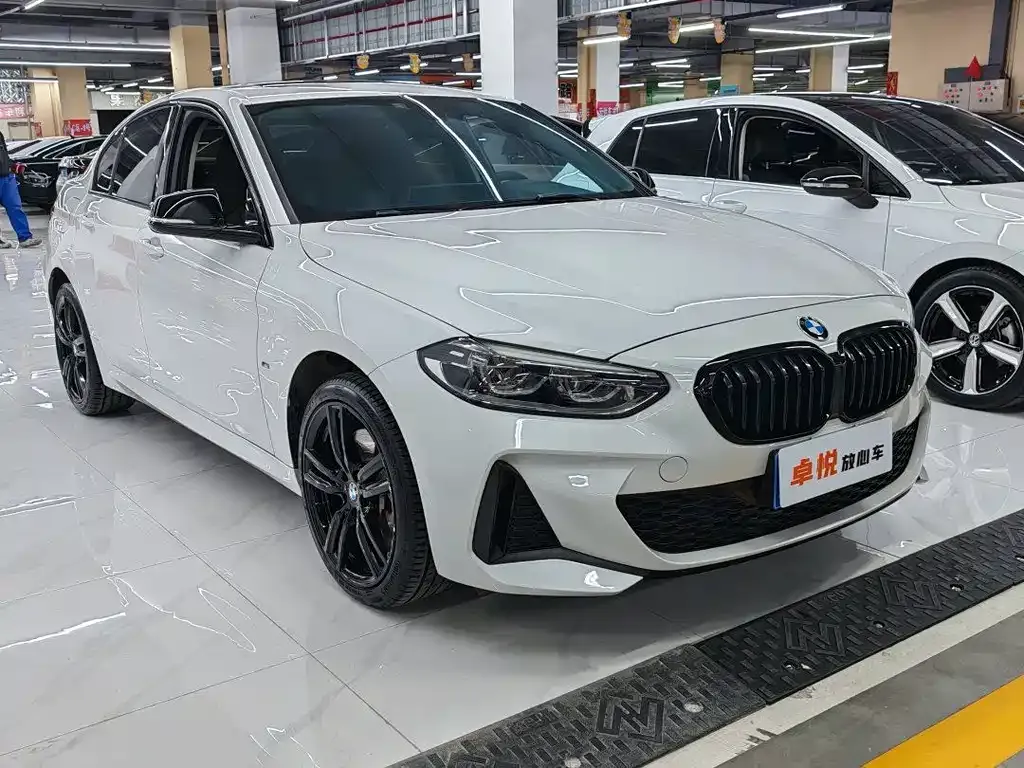 BMW 1 Series 2023 из CN, фото 3