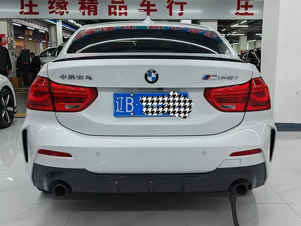 BMW 1 Series 2023 из CN, фото 2