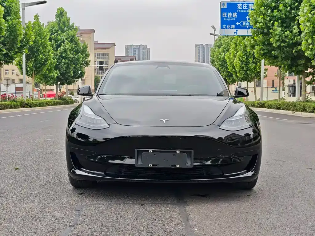 Tesla Model 3 — фото 8