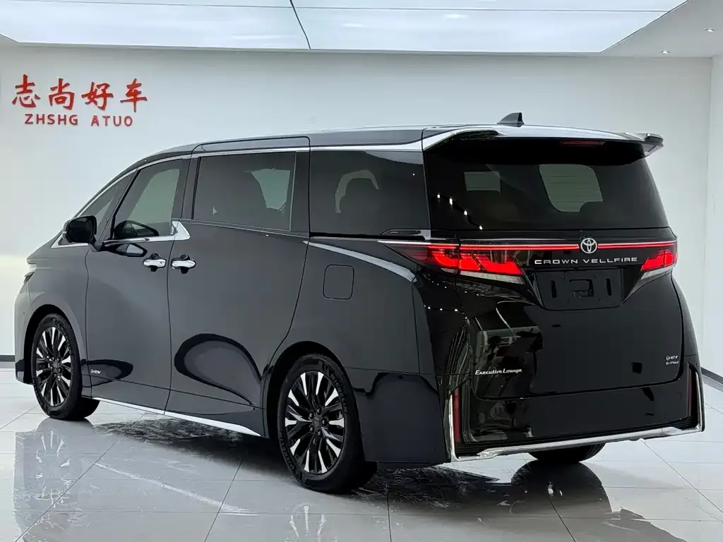 Toyota Vellfire — фото 10