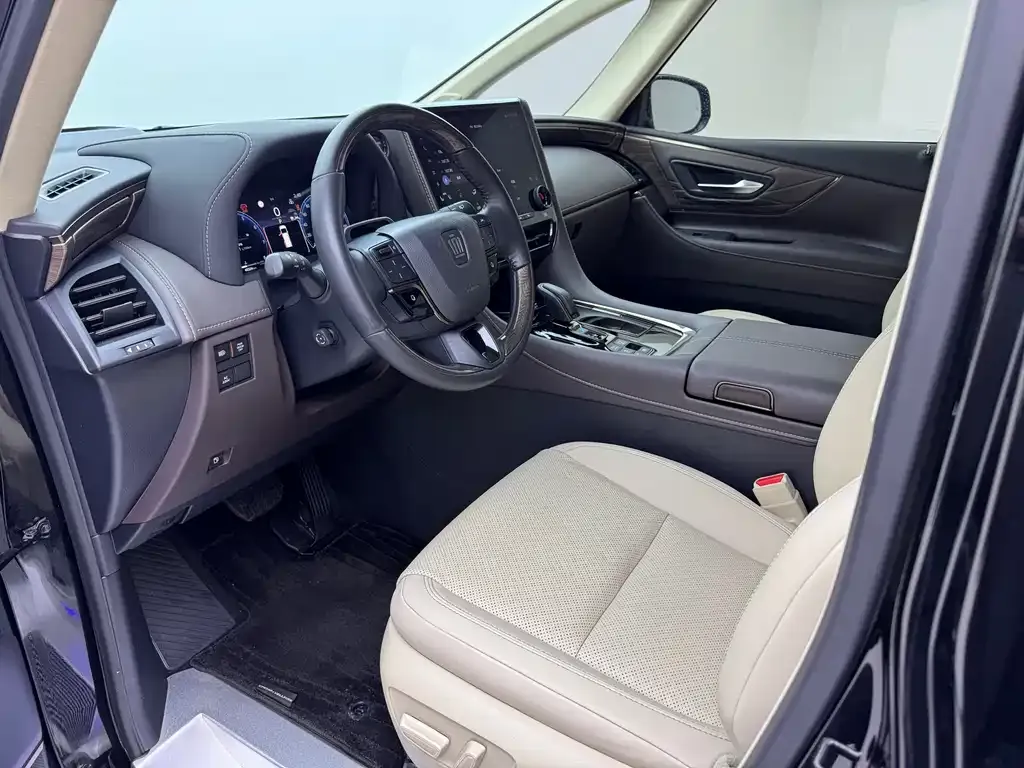 Toyota Vellfire — фото 5